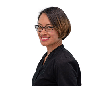 anna Asian woman with glasses